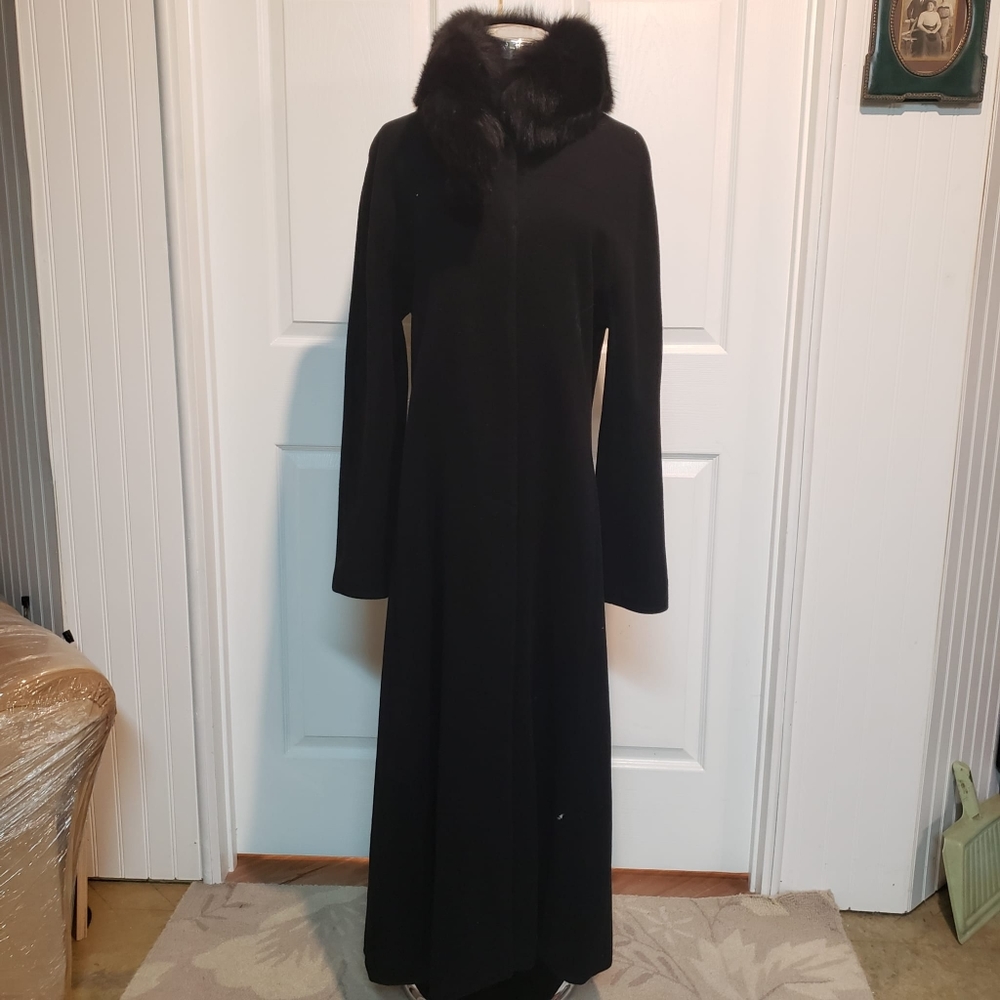 Halston Vintage Long Wool Black Coat with Fox Fur Collar Size 8